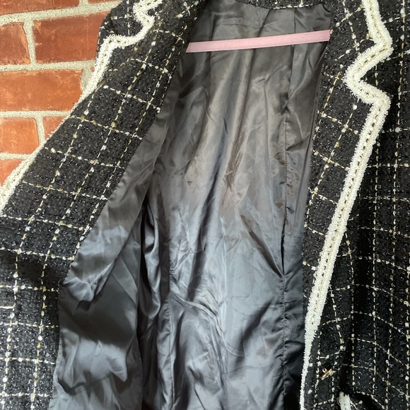 Shein curve blazer - Picture 6 of 8